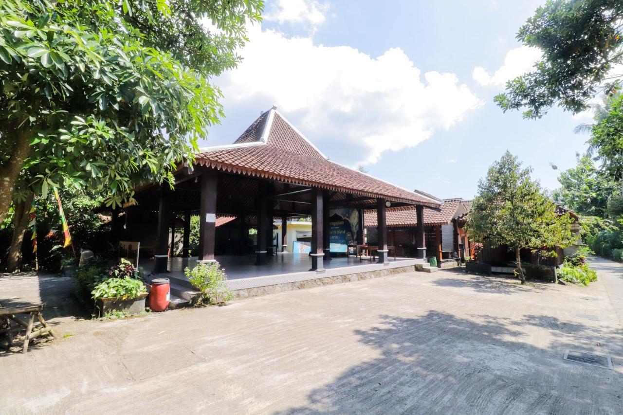 Omah Rohadi Syariah By Ndalem Beong Hotel Magelang Exterior photo