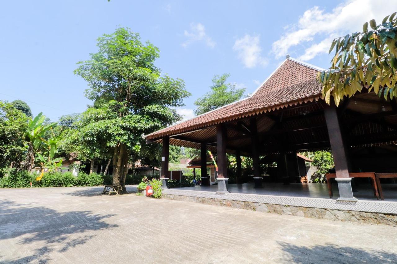 Omah Rohadi Syariah By Ndalem Beong Hotel Magelang Exterior photo