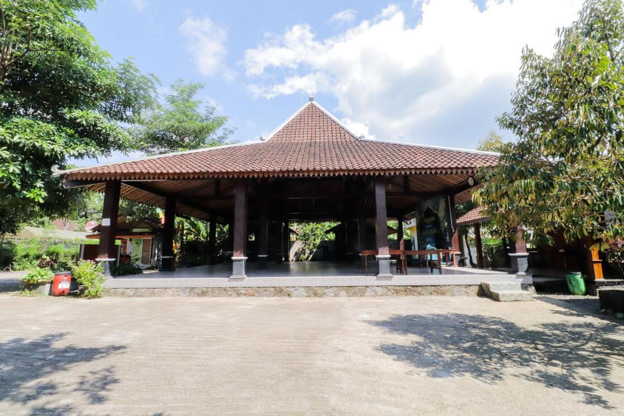 Omah Rohadi Syariah By Ndalem Beong Hotel Magelang Exterior photo