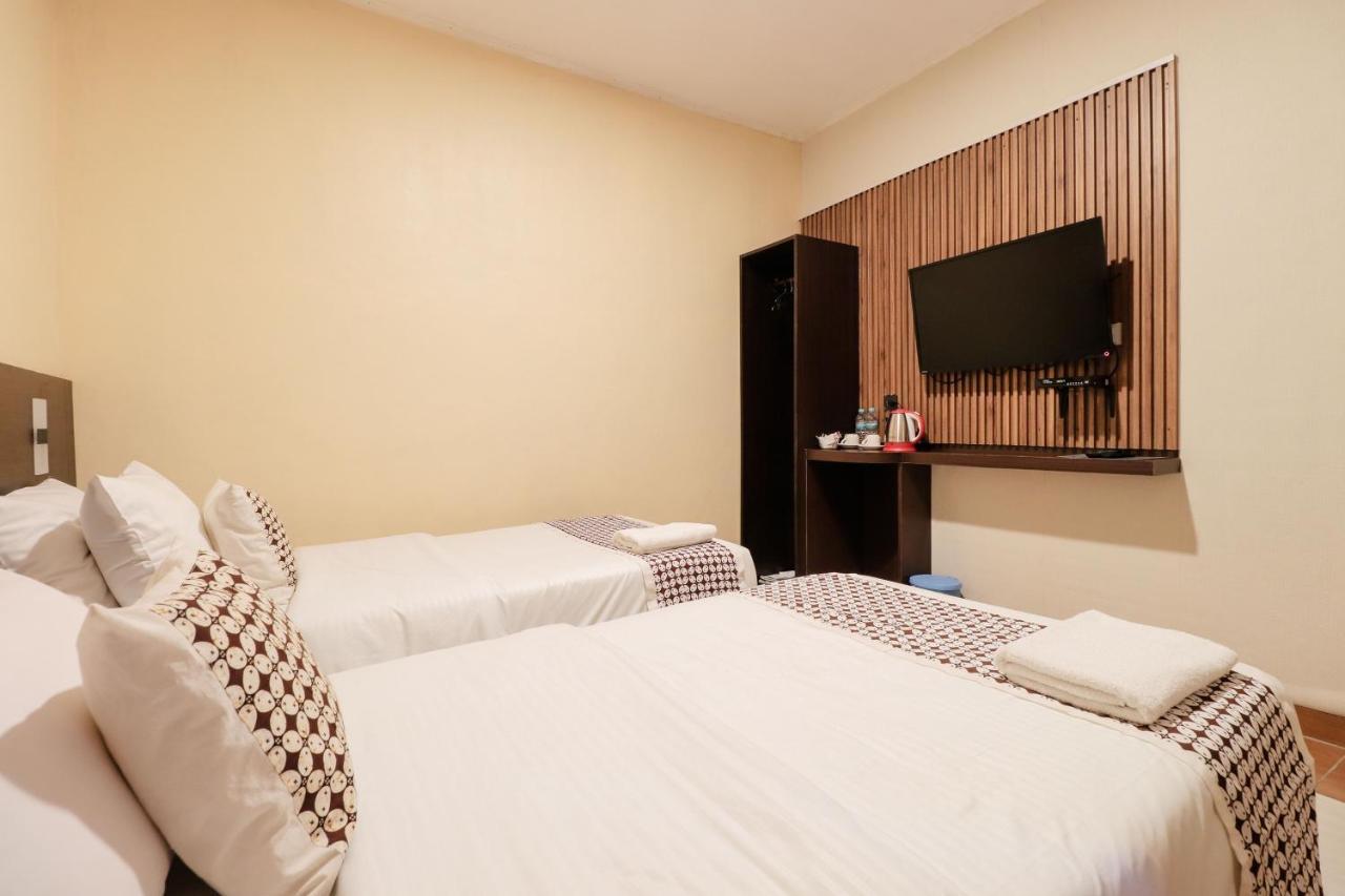Omah Rohadi Syariah By Ndalem Beong Hotel Magelang Exterior photo