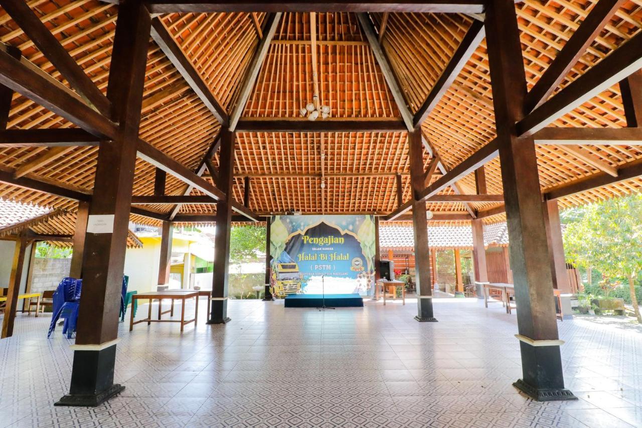Omah Rohadi Syariah By Ndalem Beong Hotel Magelang Exterior photo