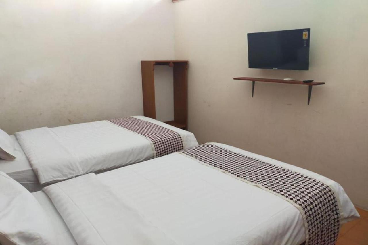Omah Rohadi Syariah By Ndalem Beong Hotel Magelang Exterior photo